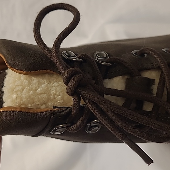 Boots - Picture 6 of 6